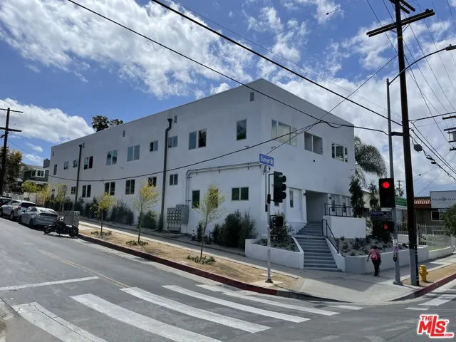 3700 W Sunset Boulevard 14, Los Angeles, California 90026