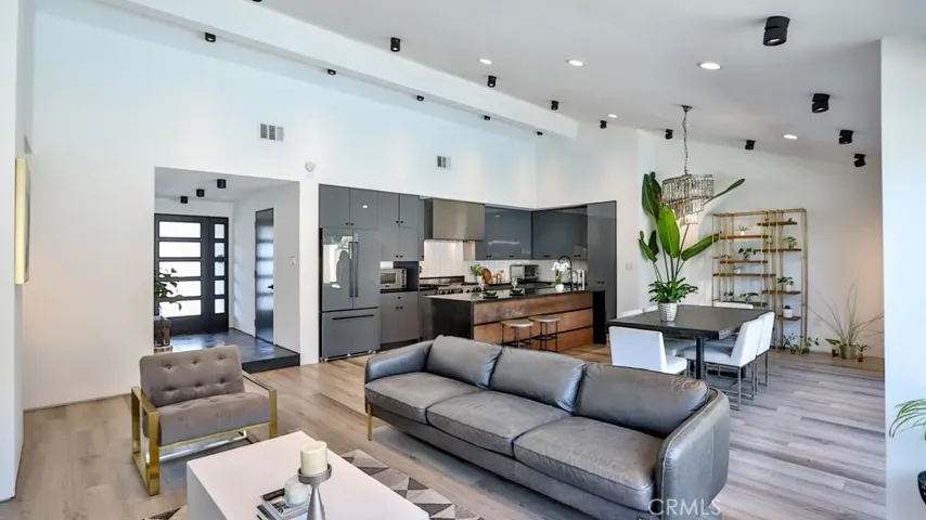 9333 Flicker Avenue, Fountain Valley, California 92708
