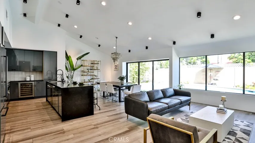 9333 Flicker Avenue, Fountain Valley, California 92708