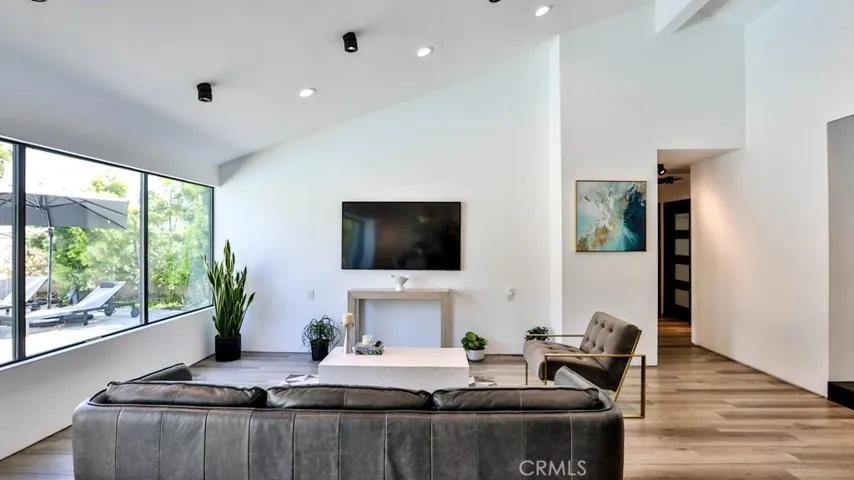 9333 Flicker Avenue, Fountain Valley, California 92708