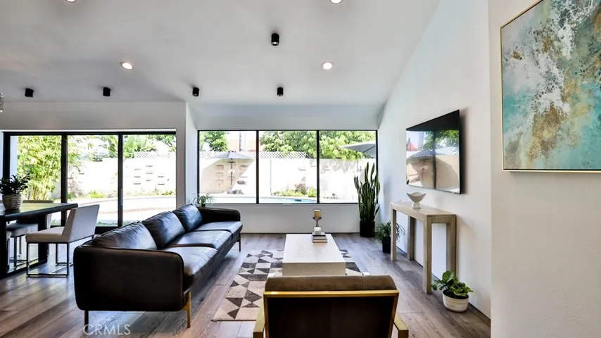 9333 Flicker Avenue, Fountain Valley, California 92708