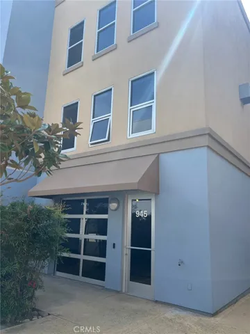 condo front picture