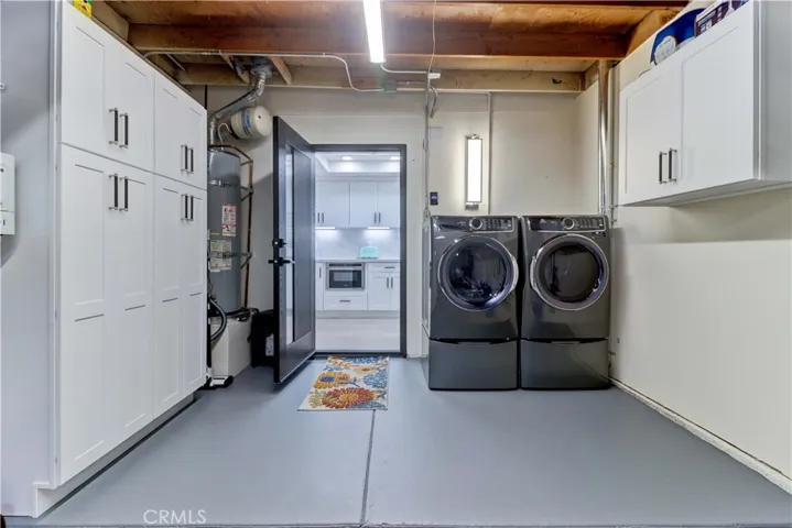 GARAGE ENTRANCE TO KITCHEN
