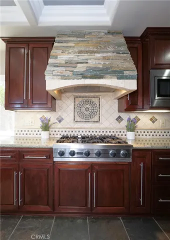 29929 Knoll View Drive, Rancho Palos Verdes, California 90275