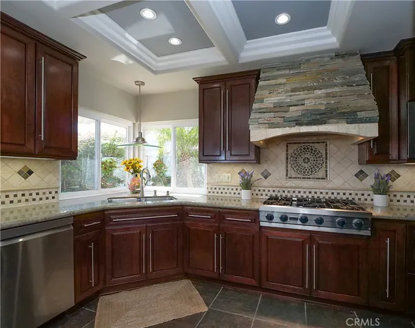 29929 Knoll View Drive, Rancho Palos Verdes, California 90275