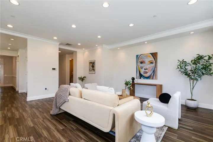 122 N Alta Vista Avenue, Monrovia, California 91016