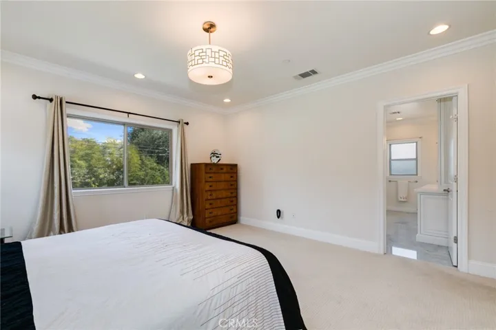 122 N Alta Vista Avenue, Monrovia, California 91016