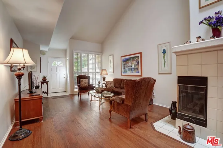 LR with corner Fireplace