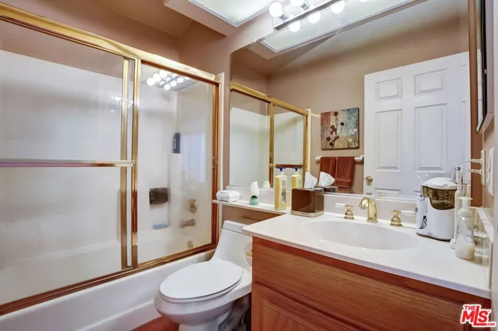 Secondary bath upstairs