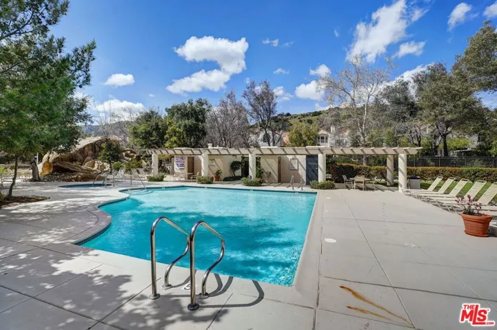 Resort Vibe Pool