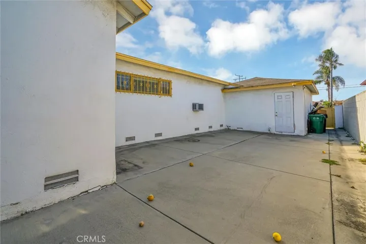Left Side of House & Side Lot