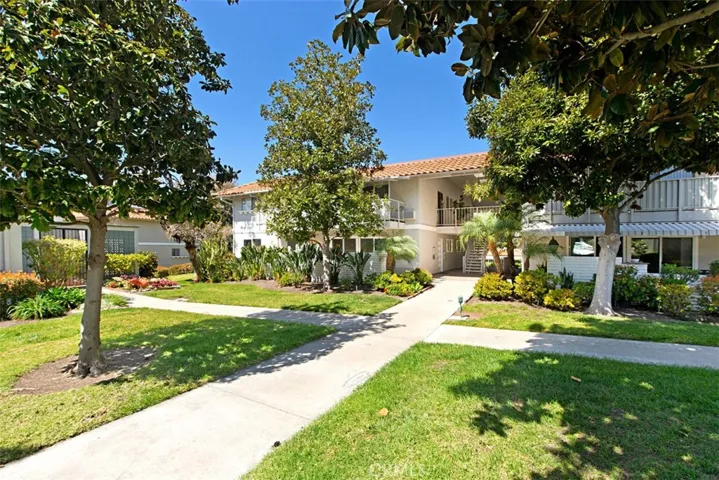 680 Via Alhambra D, Laguna Woods, California 92637