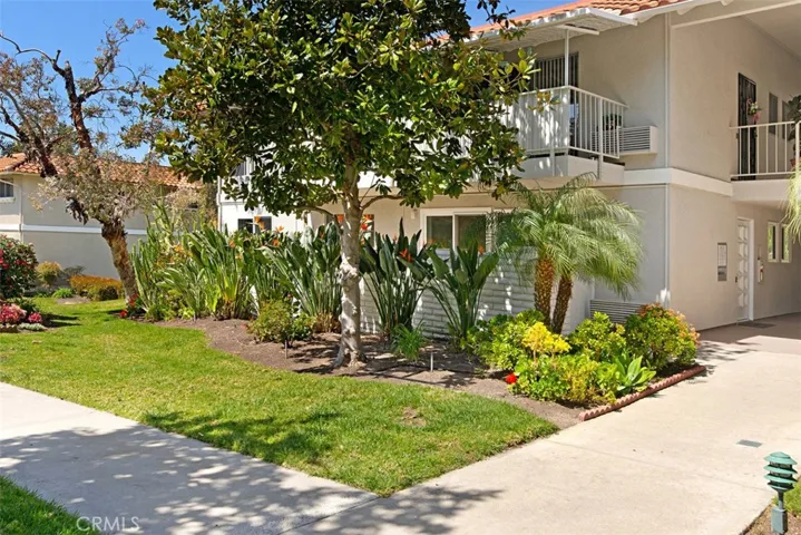680 Via Alhambra D, Laguna Woods, California 92637