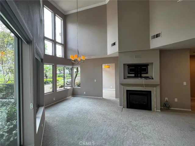 Gorgeous windows in dining/living rooms