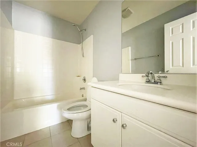 20 Fieldhouse, Ladera Ranch, California 92694