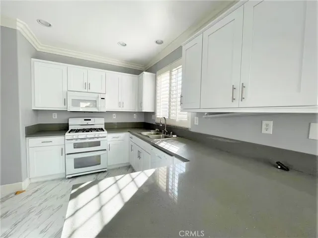 20 Fieldhouse, Ladera Ranch, California 92694