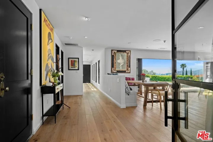 8251 Skyline Drive, Los Angeles, California 90046