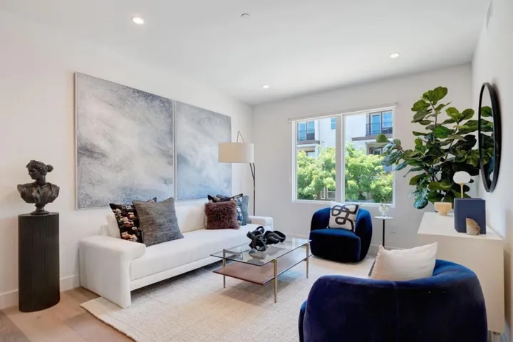 425 First Street 33, Los Altos, California 94022