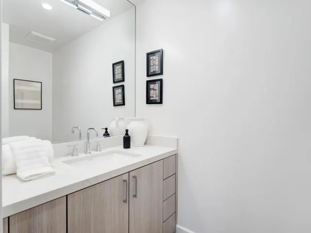425 First Street 33, Los Altos, California 94022