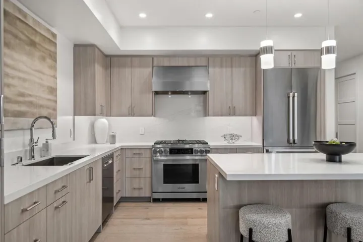 425 First Street 33, Los Altos, California 94022