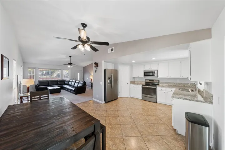 23041 Giant Fir Place, Canyon Lake, California 92587