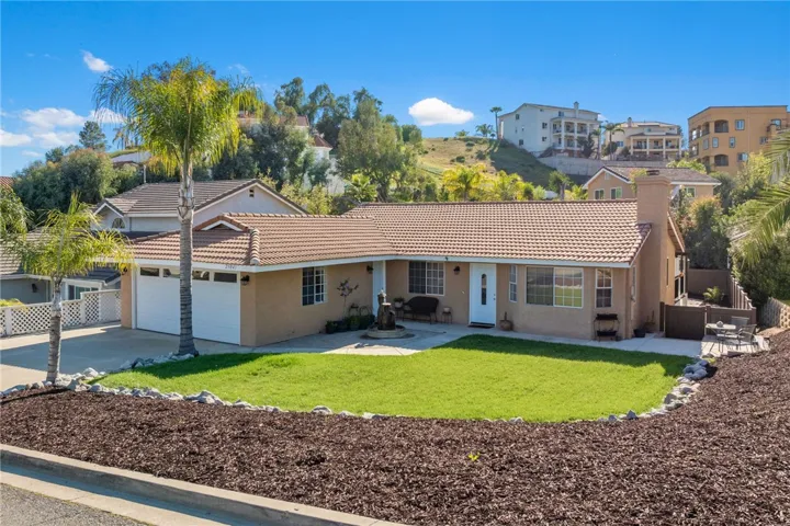 23041 Giant Fir Place, Canyon Lake, California 92587