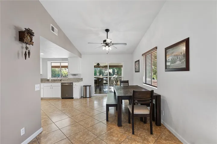 23041 Giant Fir Place, Canyon Lake, California 92587