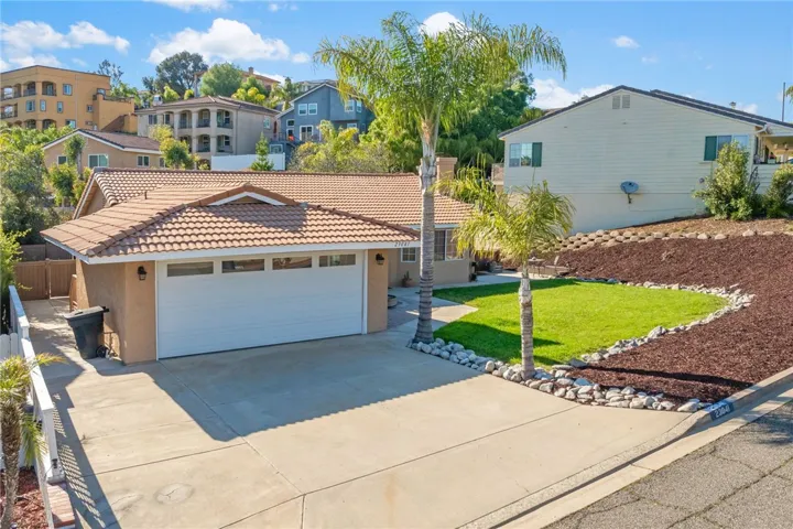 23041 Giant Fir Place, Canyon Lake, California 92587