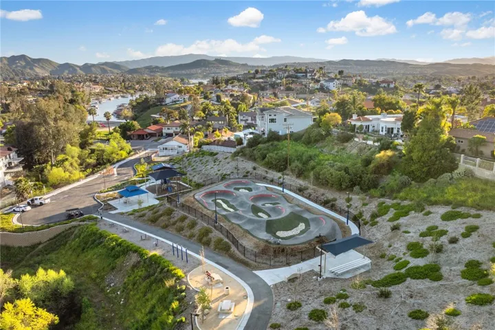 23041 Giant Fir Place, Canyon Lake, California 92587