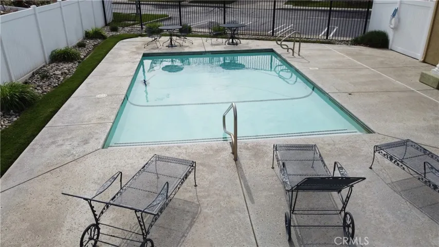 185 Little Johns Creek Drive, Oakdale, California 95361