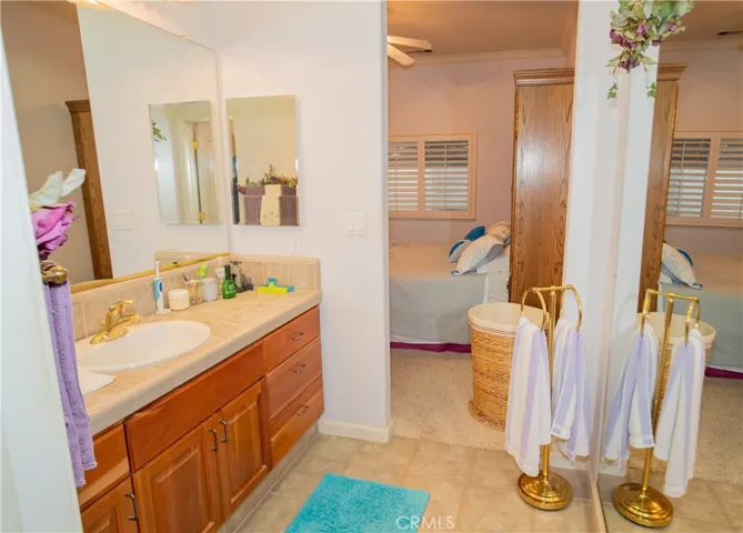 185 Little Johns Creek Drive, Oakdale, California 95361