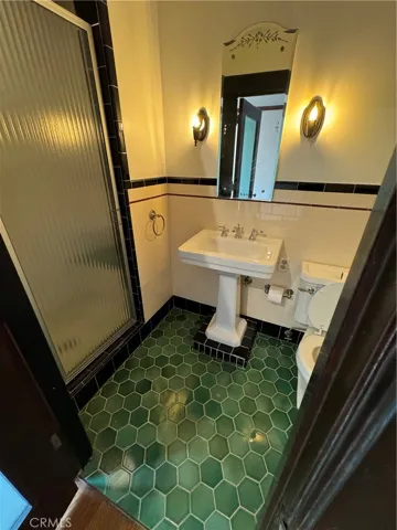 1329 N Genesee Avenue, Los Angeles, California 90046