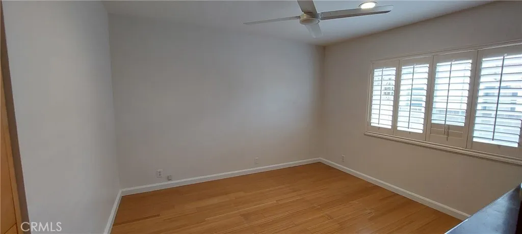 Bedroom 2 (Right)