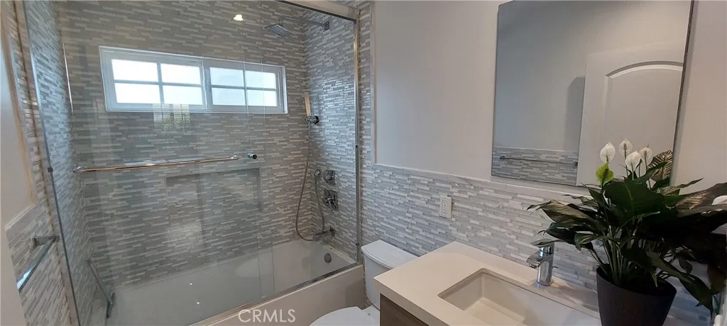 5238 Auckland Avenue, North Hollywood, California 91601