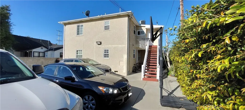 5238 Auckland Avenue, North Hollywood, California 91601