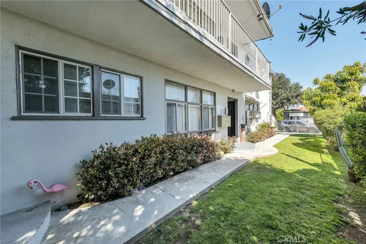 5653 Bakman Avenue, North Hollywood, California 91601