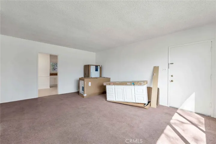 5653 Bakman Avenue, North Hollywood, California 91601