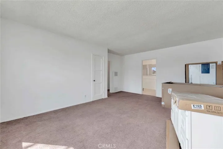 5653 Bakman Avenue, North Hollywood, California 91601