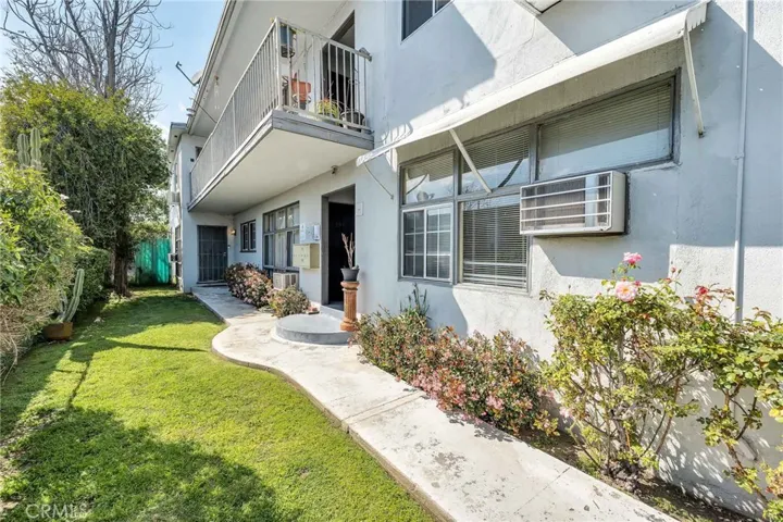 5653 Bakman Avenue, North Hollywood, California 91601