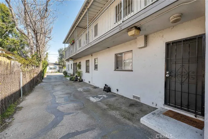 5653 Bakman Avenue, North Hollywood, California 91601