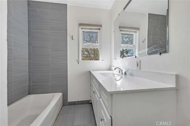 5653 Bakman Avenue, North Hollywood, California 91601
