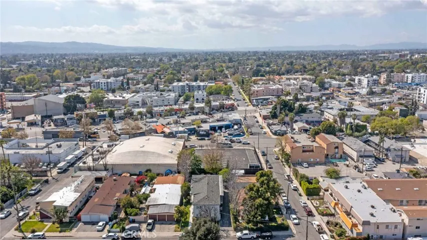 5653 Bakman Avenue, North Hollywood, California 91601