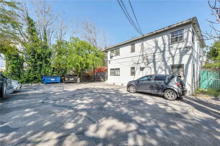 5653 Bakman Avenue, North Hollywood, California 91601