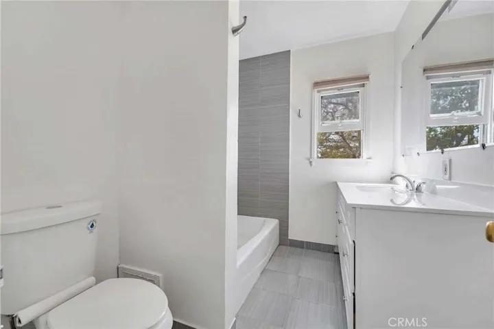 5653 Bakman Avenue, North Hollywood, California 91601