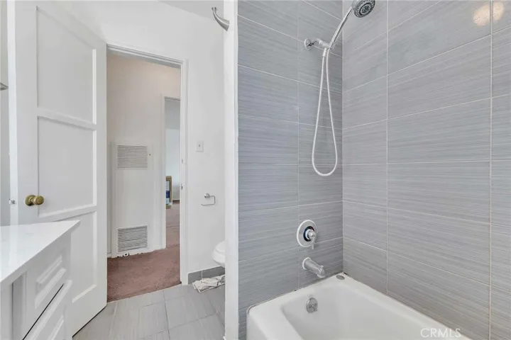 5653 Bakman Avenue, North Hollywood, California 91601