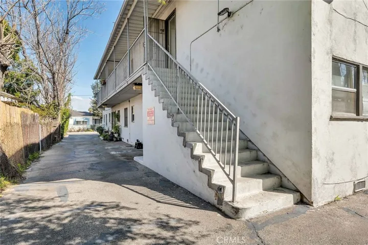 5653 Bakman Avenue, North Hollywood, California 91601