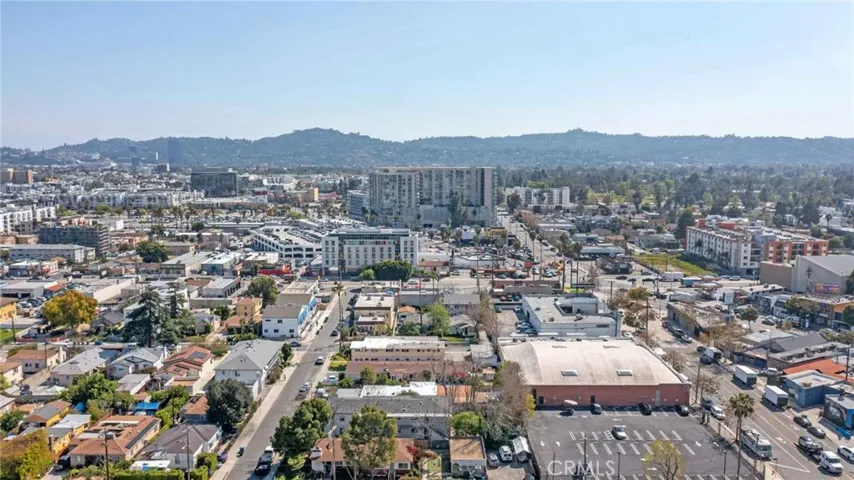 5653 Bakman Avenue, North Hollywood, California 91601