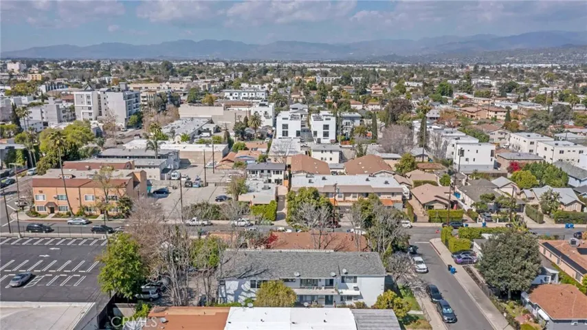 5653 Bakman Avenue, North Hollywood, California 91601