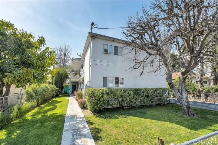 5653 Bakman Avenue, North Hollywood, California 91601