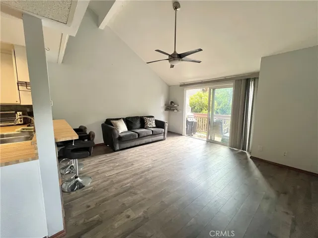 7101 Farralone Ave 143, Canoga Park, California 91303